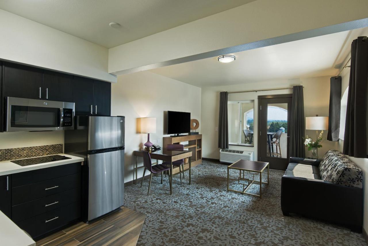 Extended Stay 2 Queen Suite at Oxford Suites Sonoma County