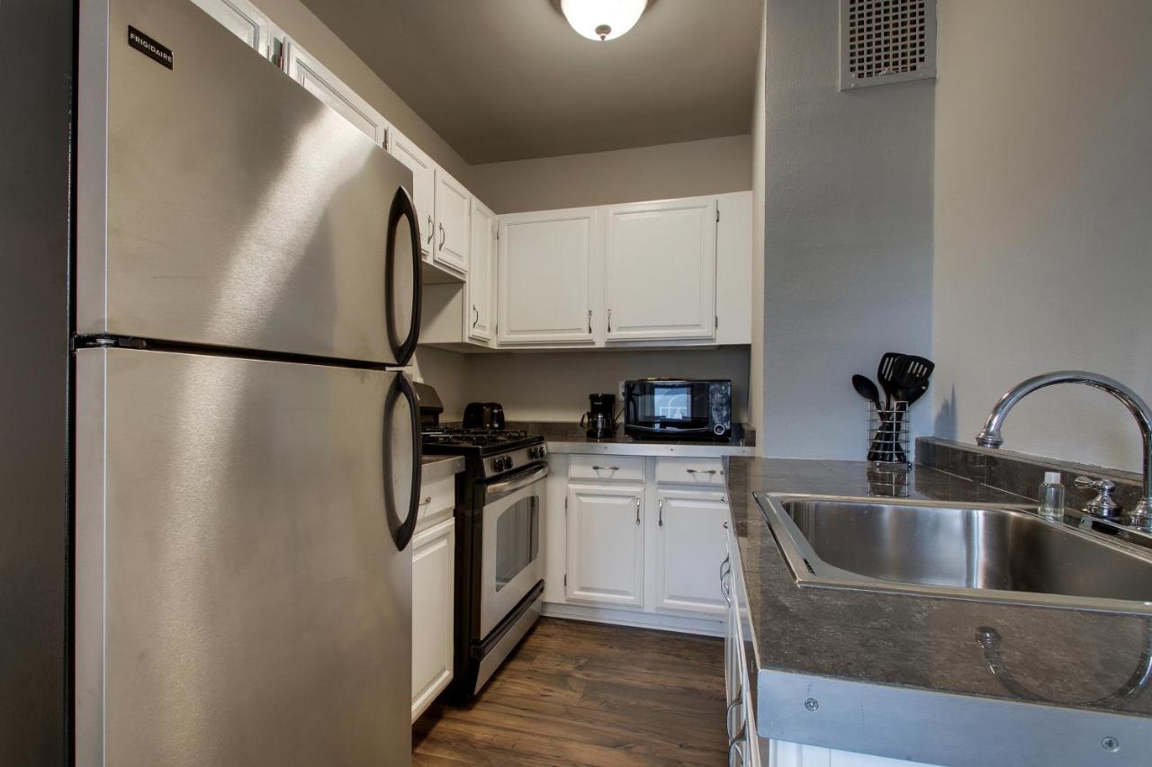 One-Bedroom Suite at The Knickerbocker on the Lake