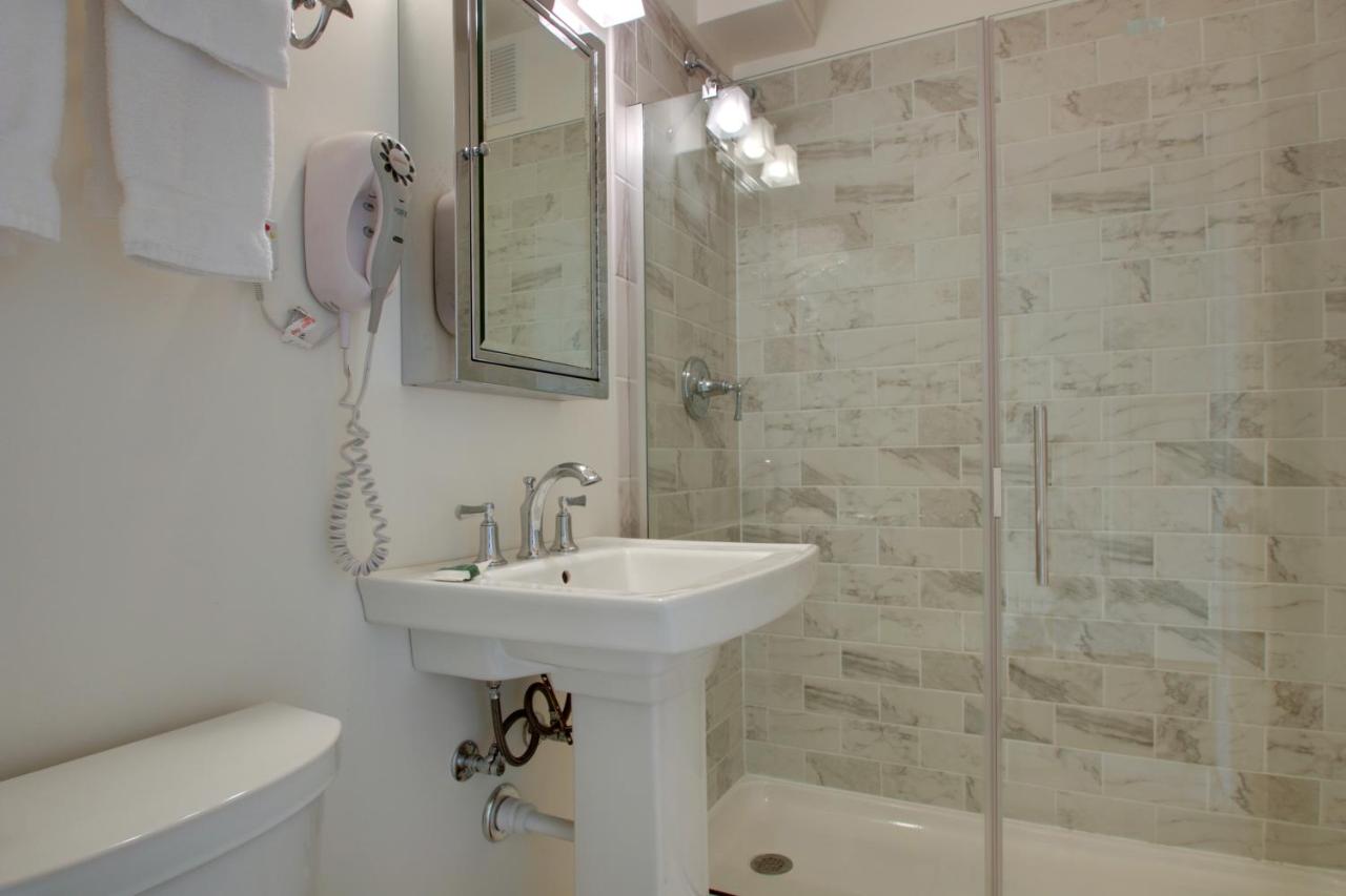 Two-Bedroom Suite at The Knickerbocker on the Lake