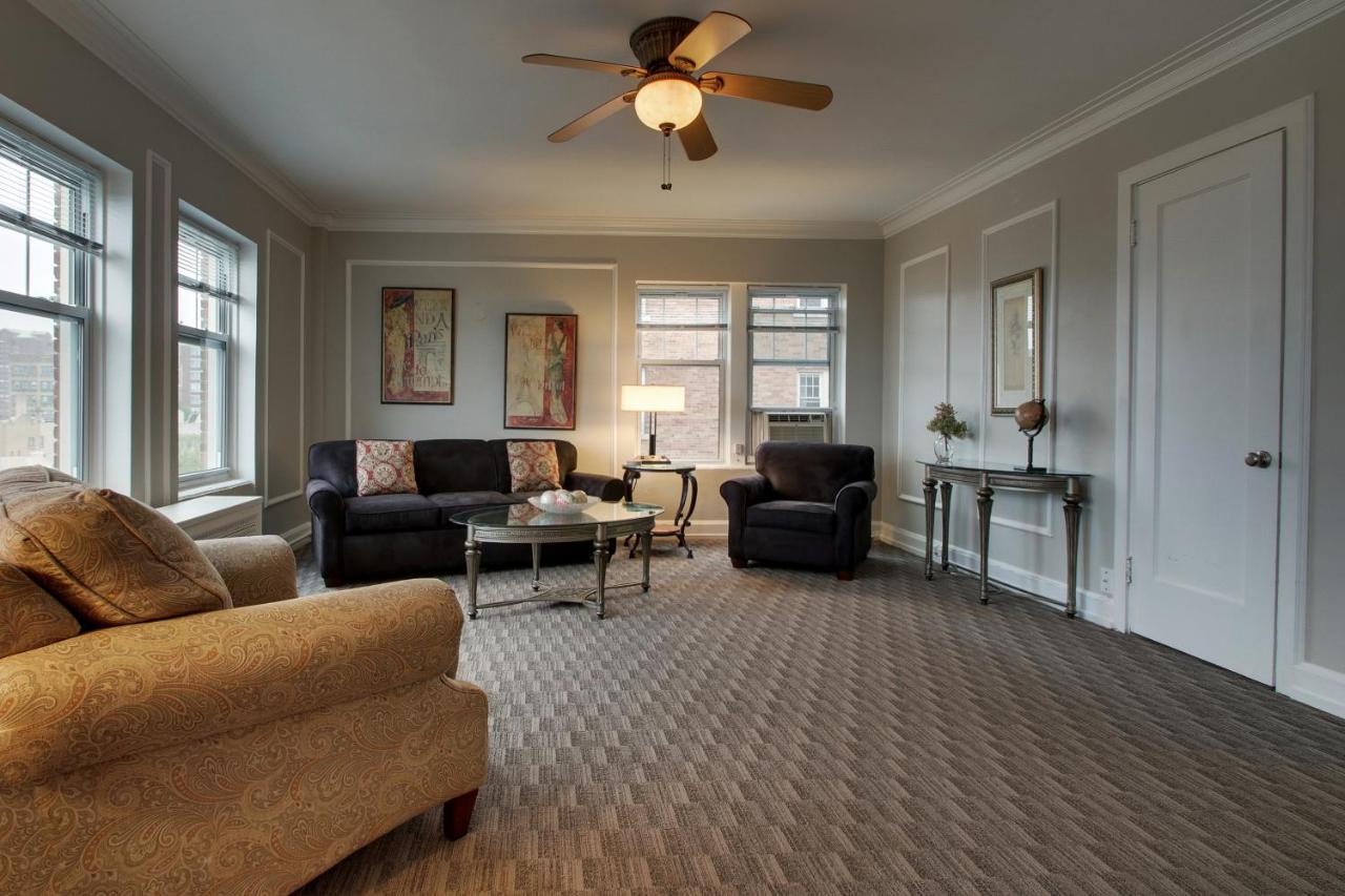Two-Bedroom Suite at The Knickerbocker on the Lake