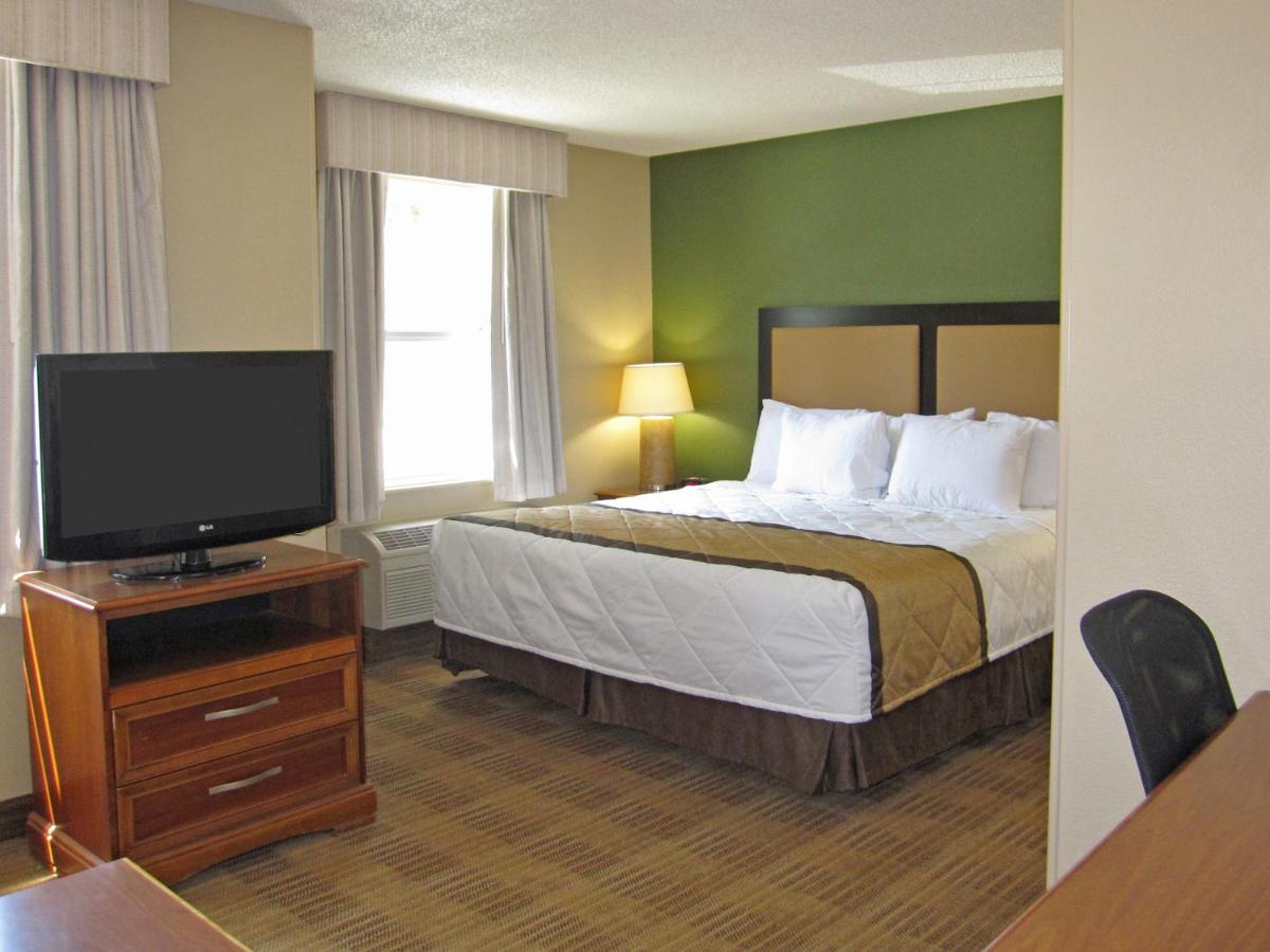 Deluxe Studio with 1 King Bed - Non-Smoking at Extended Stay America Suites Richmond W Broad St Glenside N