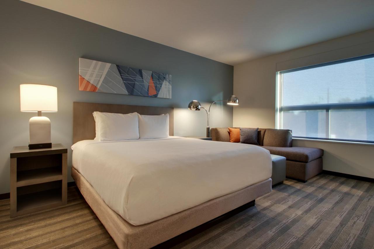 King Suite at Hyatt House Chicago Oak Brook