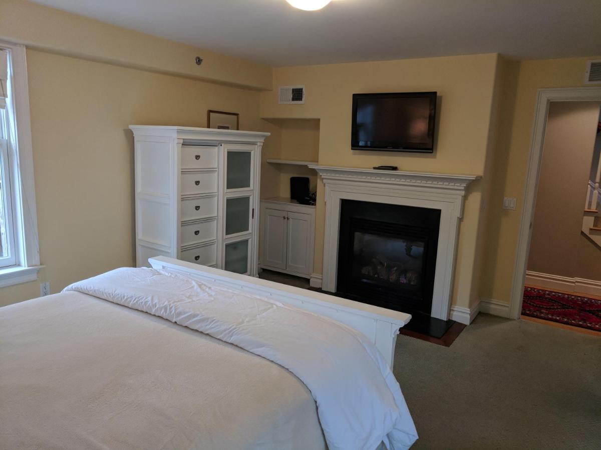 Three-Bedroom Apartment at Pelham Court Hotel