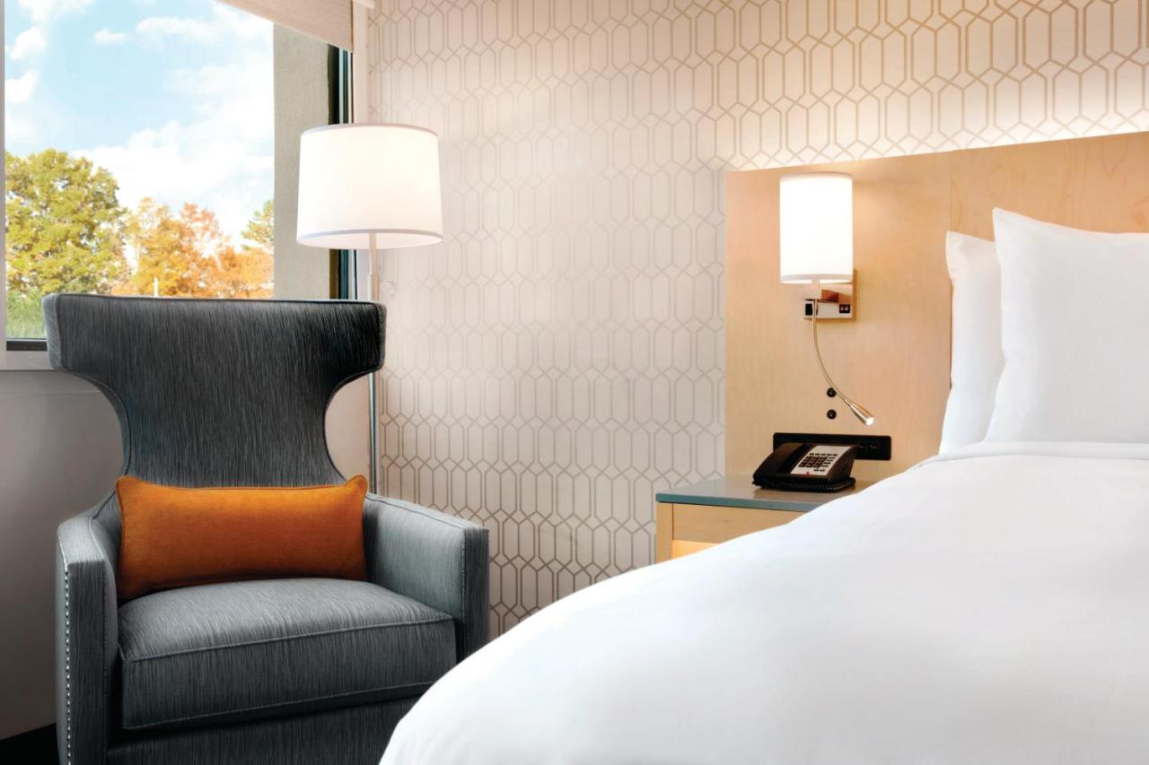 King Room - Non-Smoking at Radisson Hotel Charlotte Airport