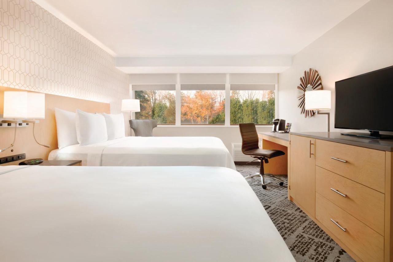 Queen Room with Two Queen Beds - Disability Access/Non-Smoking at Radisson Hotel Charlotte Airport