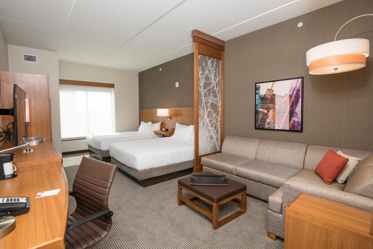 Deluxe Quadruple Room at Hyatt Place Cincinnati / Sharonville Convention Center