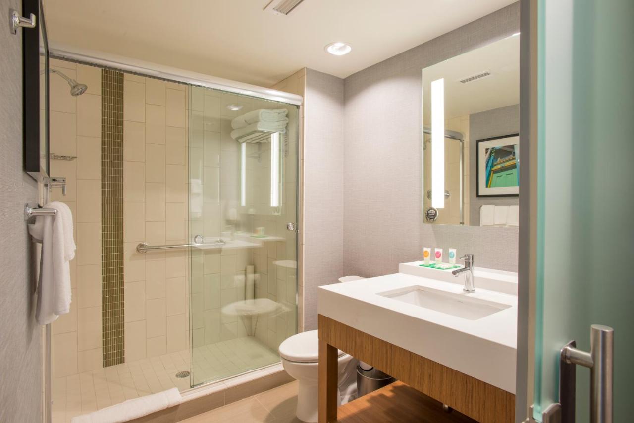 King Room at Hyatt Place Cincinnati / Sharonville Convention Center