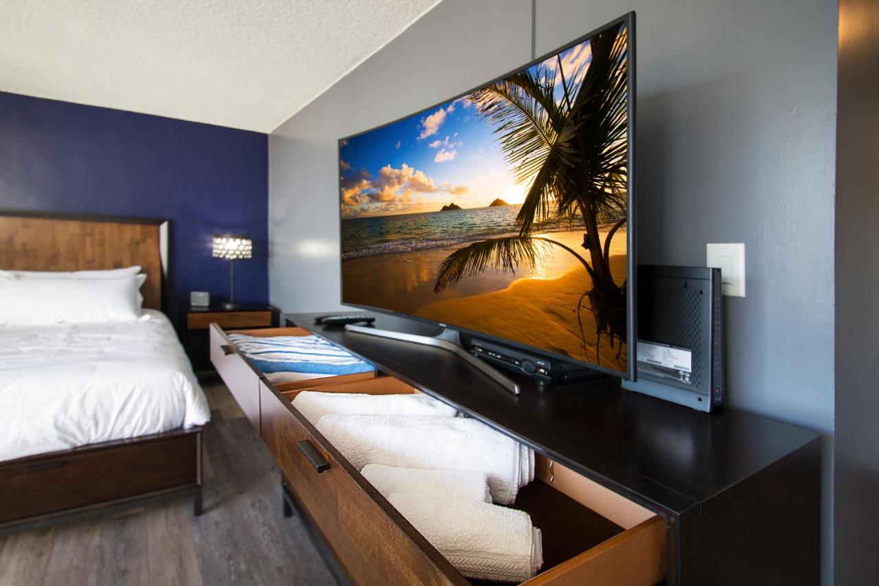 Apartment with Sea View at Pacific Monarch Hotel