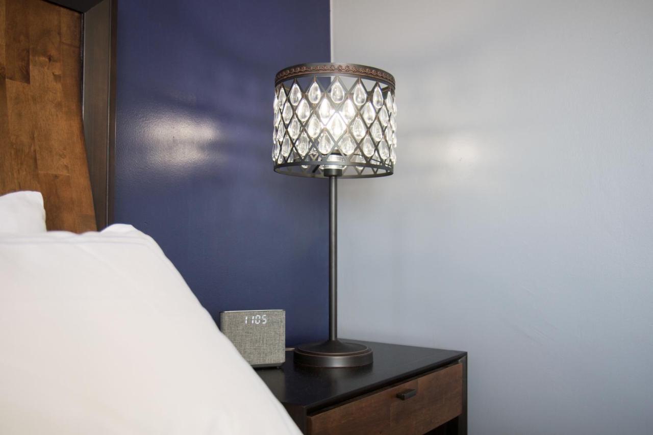 Apartment with Sea View at Pacific Monarch Hotel