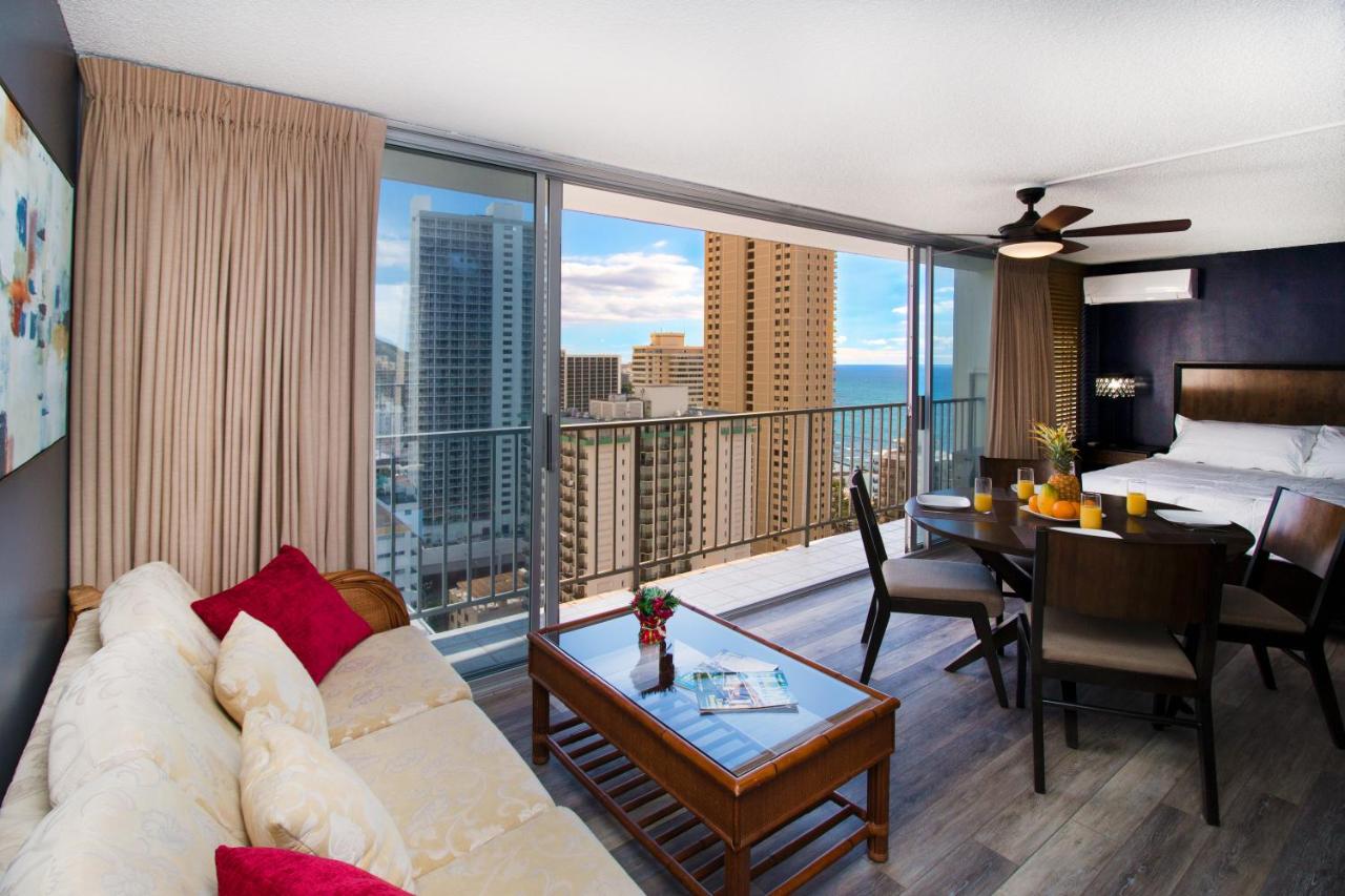Apartment with Sea View at Pacific Monarch Hotel