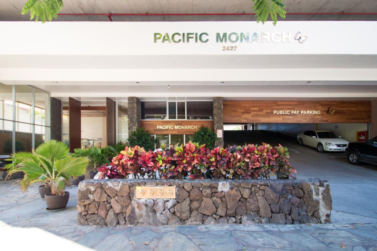 Apartment with Sea View at Pacific Monarch Hotel