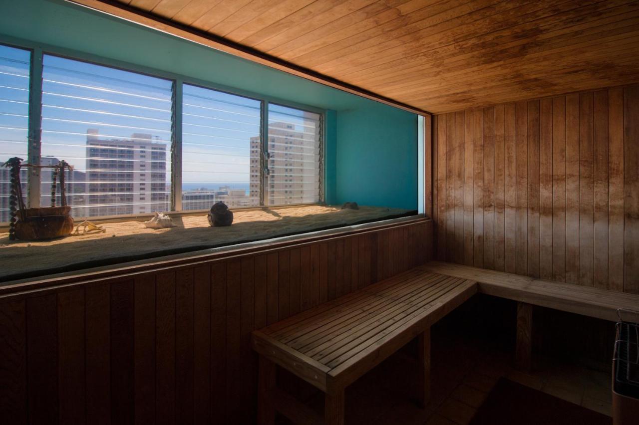 Apartment with Sea View at Pacific Monarch Hotel