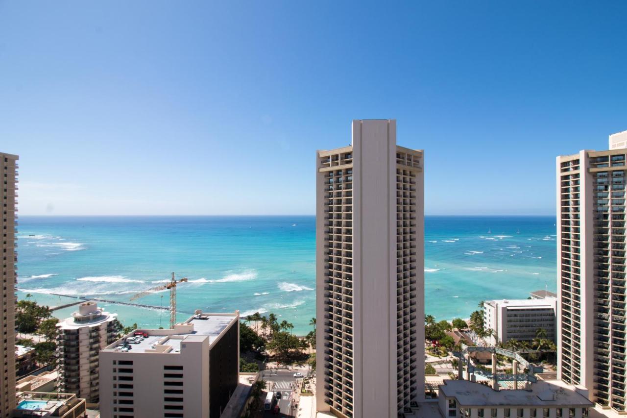 Apartment with Sea View at Pacific Monarch Hotel