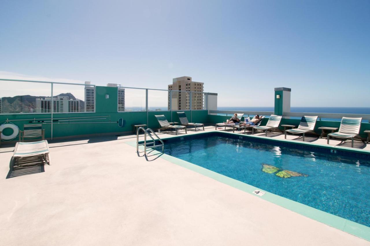 Apartment with Sea View at Pacific Monarch Hotel