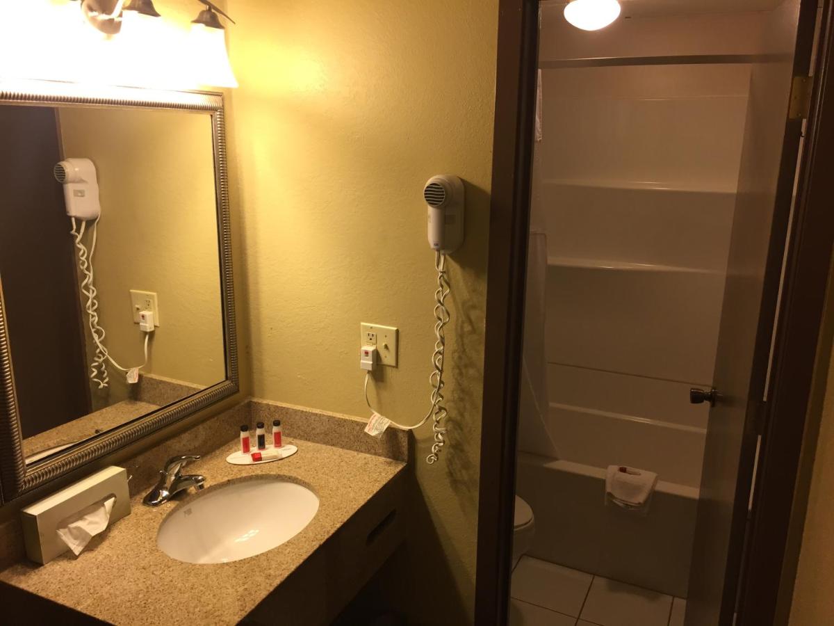 Deluxe Queen Room with Two Queen Beds - Non-Smoking at Days Inn by Wyndham Bismarck