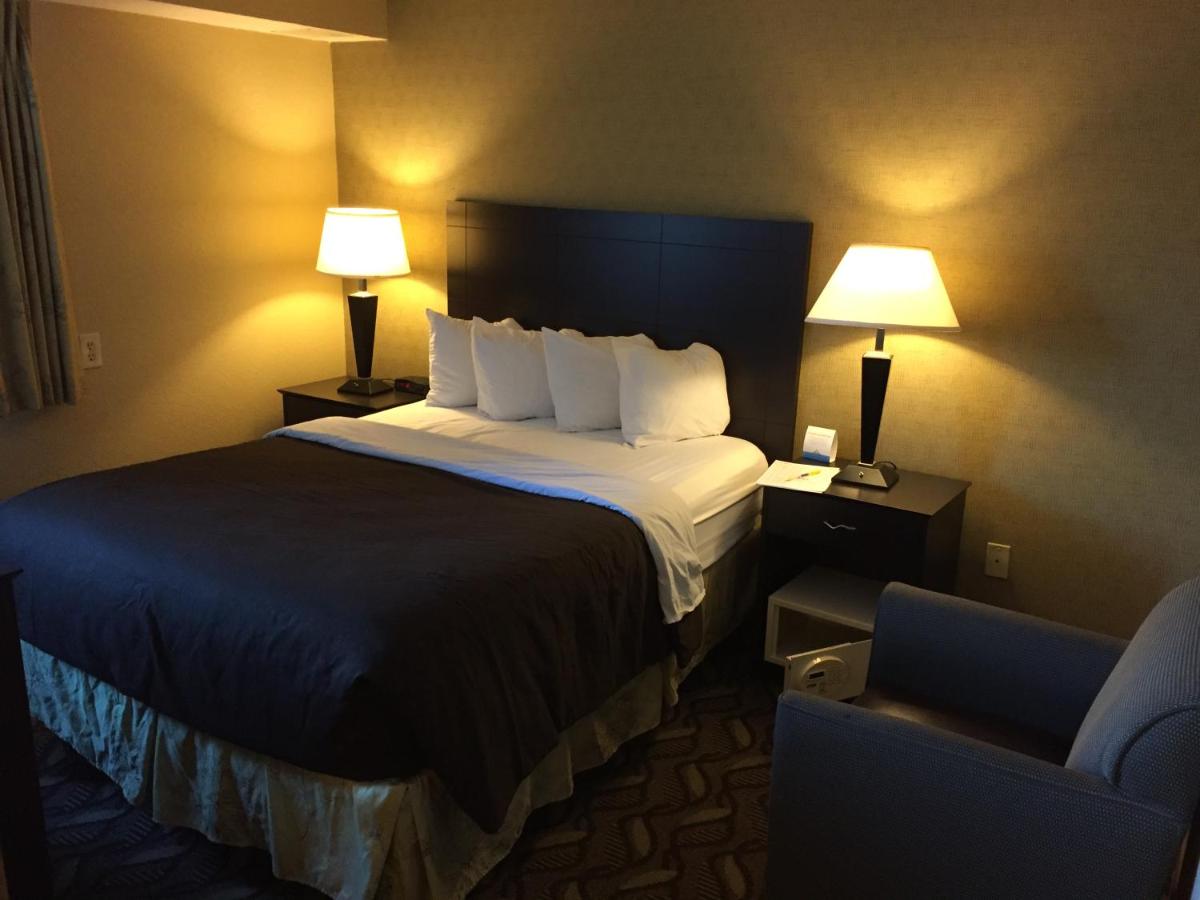 Economy Queen Room - Non-Smoking at Days Inn by Wyndham Bismarck
