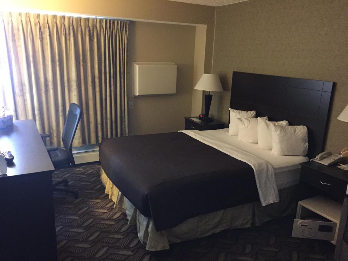Queen Studio - Non-Smoking at Days Inn by Wyndham Bismarck