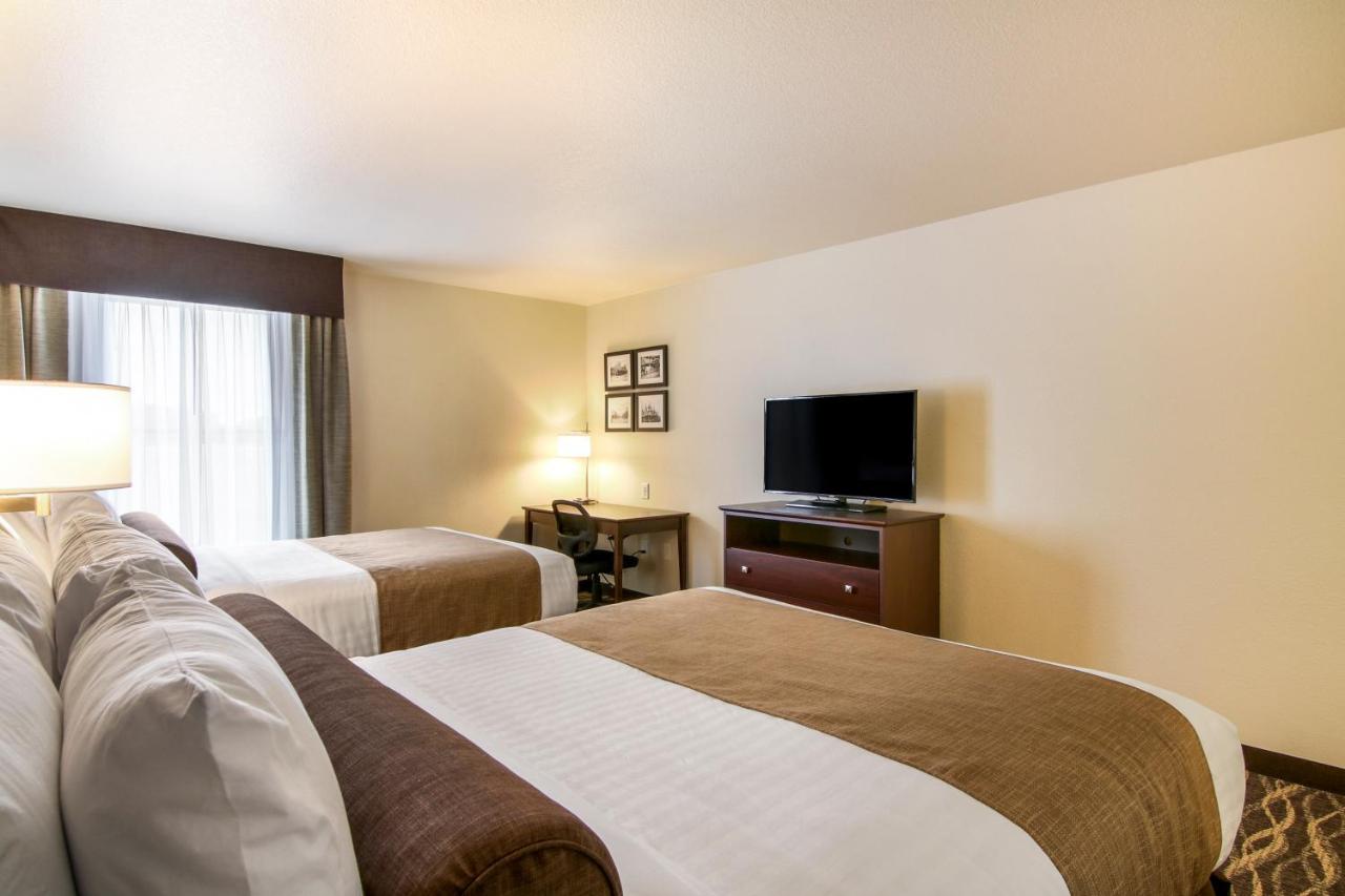 Two Queen Studio at Cobblestone Inn & Suites at UW Stout Downtown Menomonie