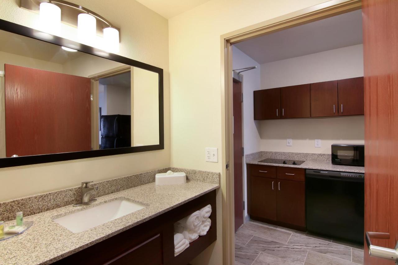 King Extended Stay at Cobblestone Inn & Suites at UW Stout Downtown Menomonie