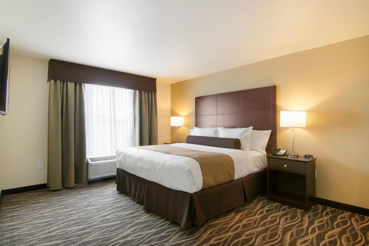 King Extended Stay at Cobblestone Inn & Suites at UW Stout Downtown Menomonie
