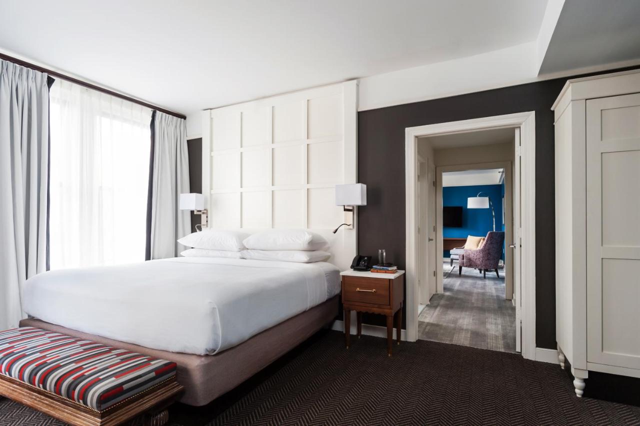 Deluxe King Suite at The Commonwealth