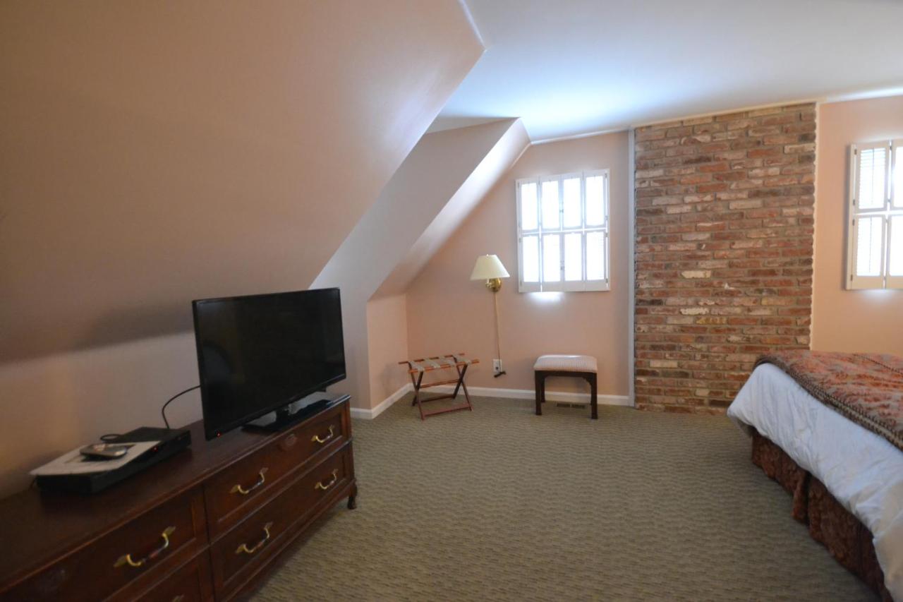 King Suite - Second Floor at Century Suites Hotel