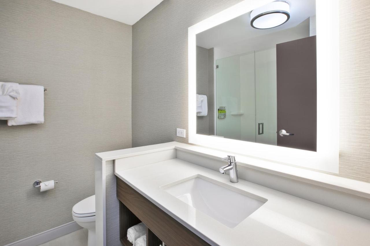 Superior Suite at Holiday Inn Express & Suites Okemos - University Area by IHG