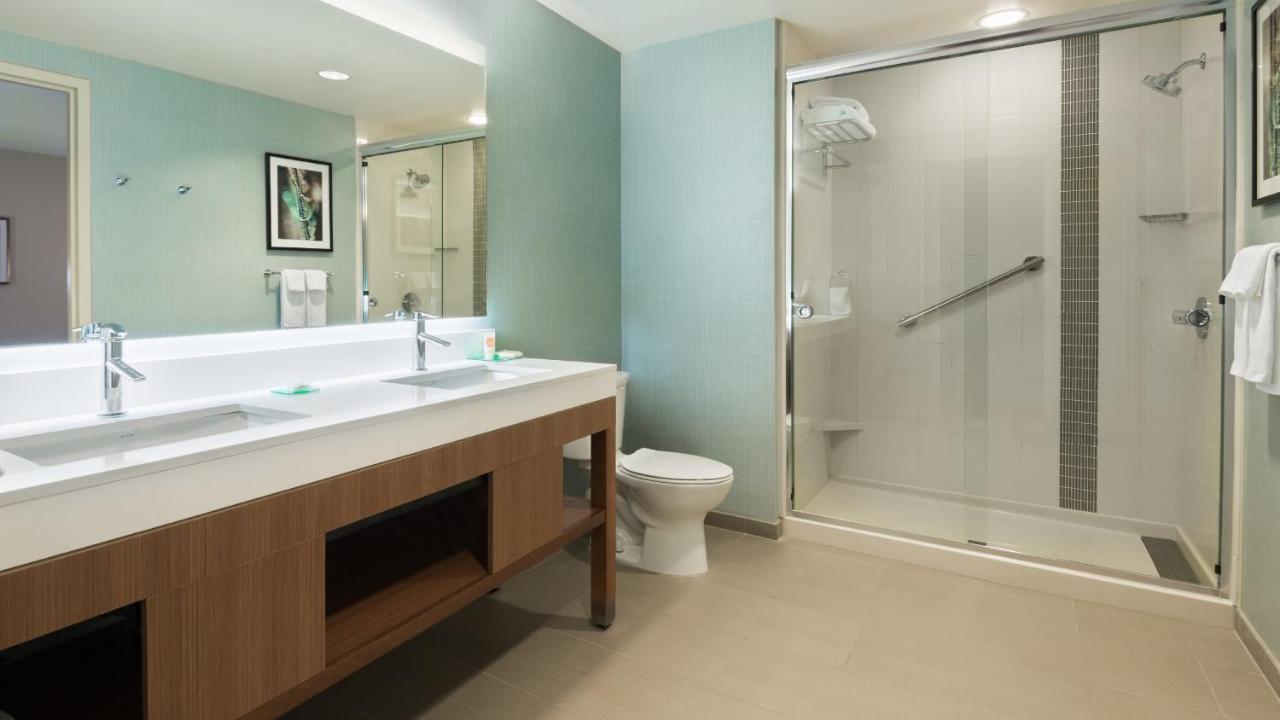 King Suite at Hyatt Place Austin/Round Rock