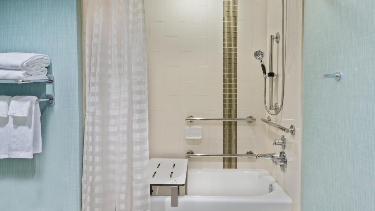 Ada Tub King Guestroom, Sofabed at Hyatt Place Austin/Round Rock