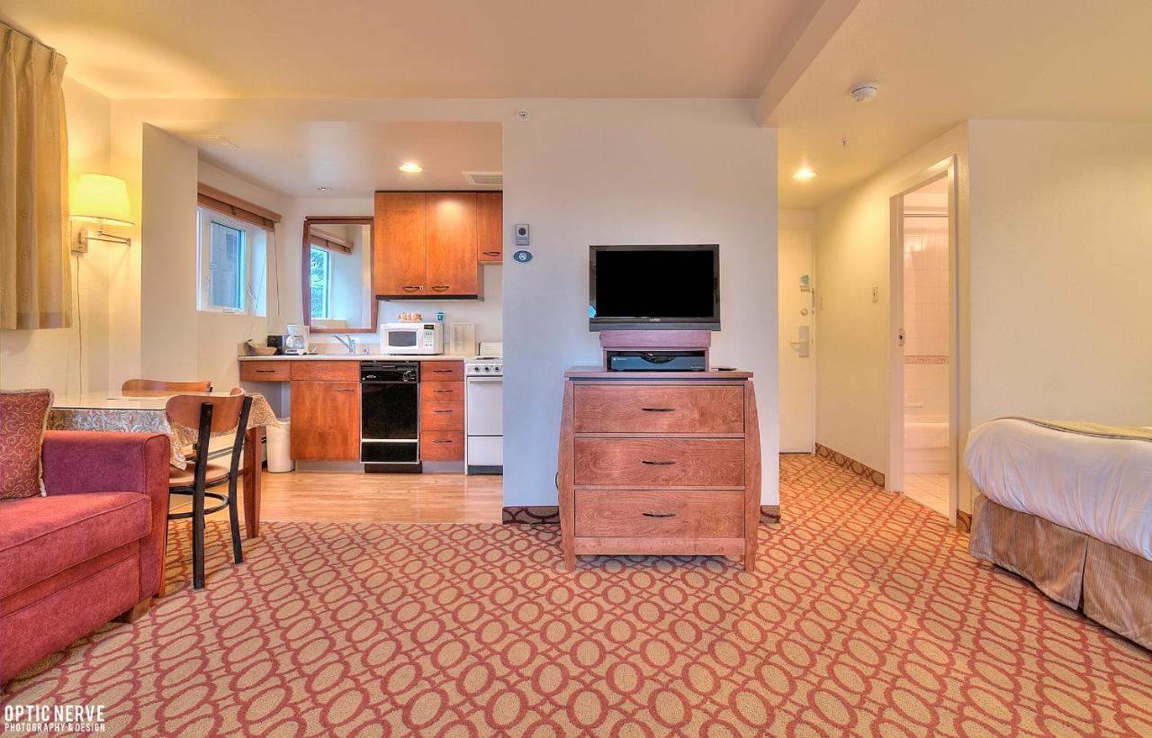 | Anchorage Grand Hotel