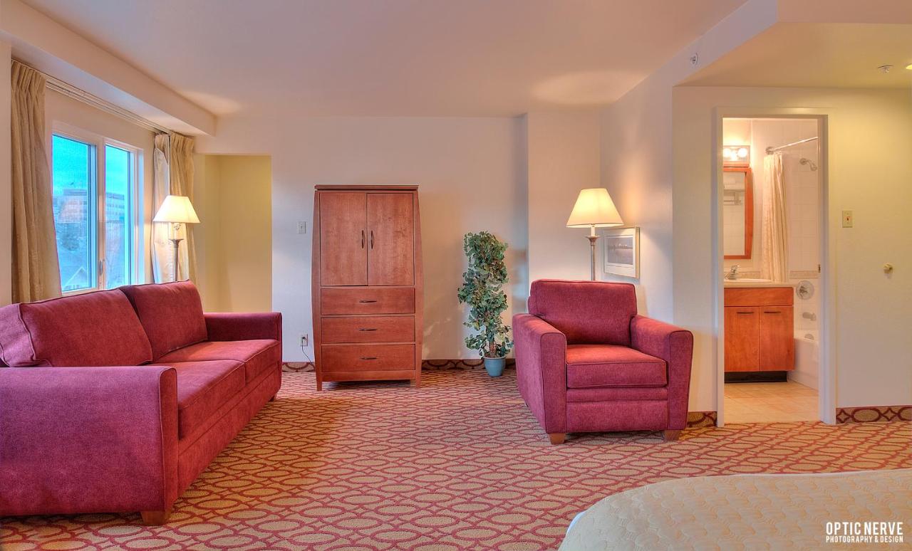 | Anchorage Grand Hotel