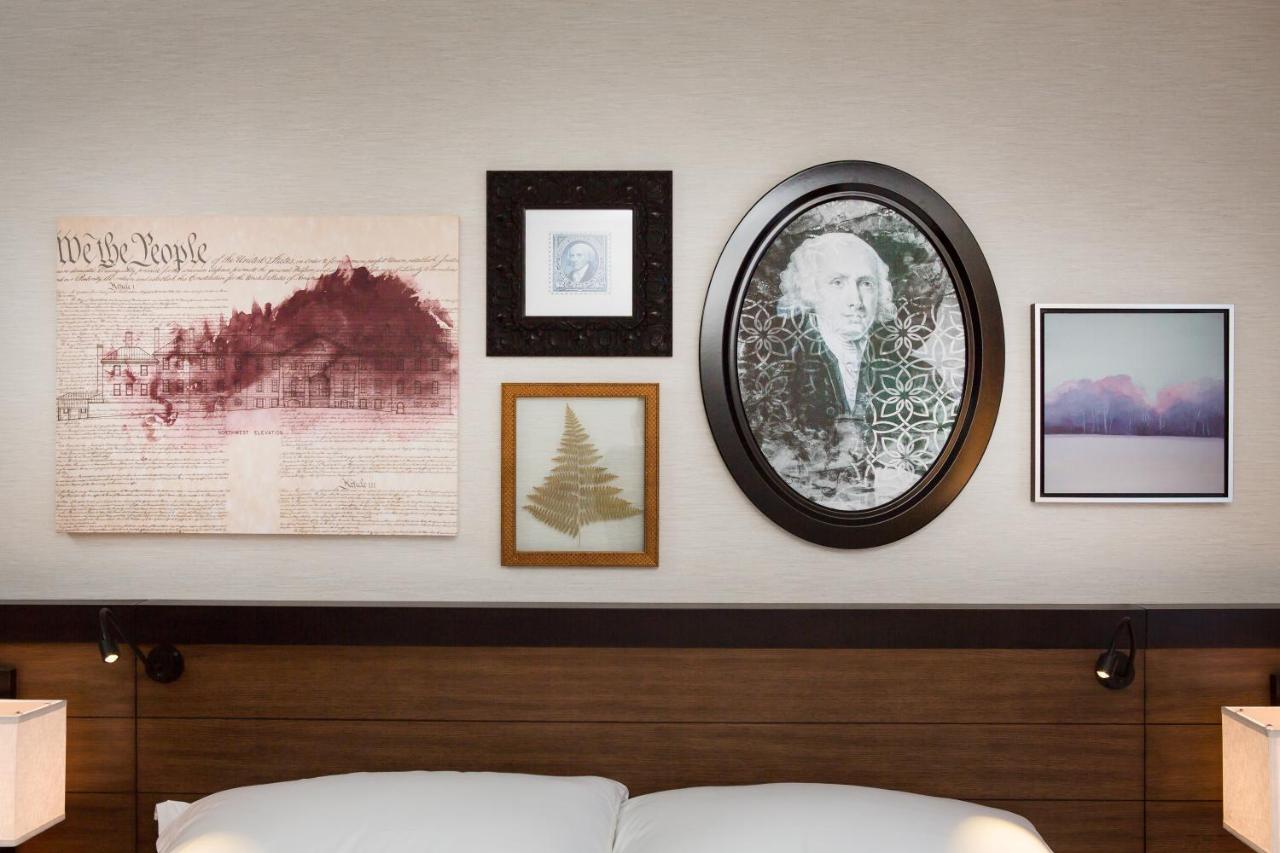 Superior King Room at Hotel Madison & Shenandoah Conference Ctr