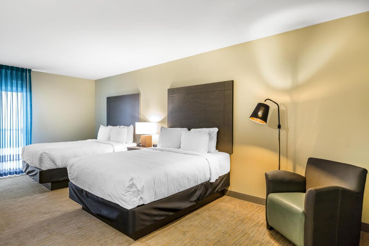 Superior Queen Room with Two Queen Beds - Non-Smoking at Marina Bay Hotel & Suites, an Ascend Collection Hotel