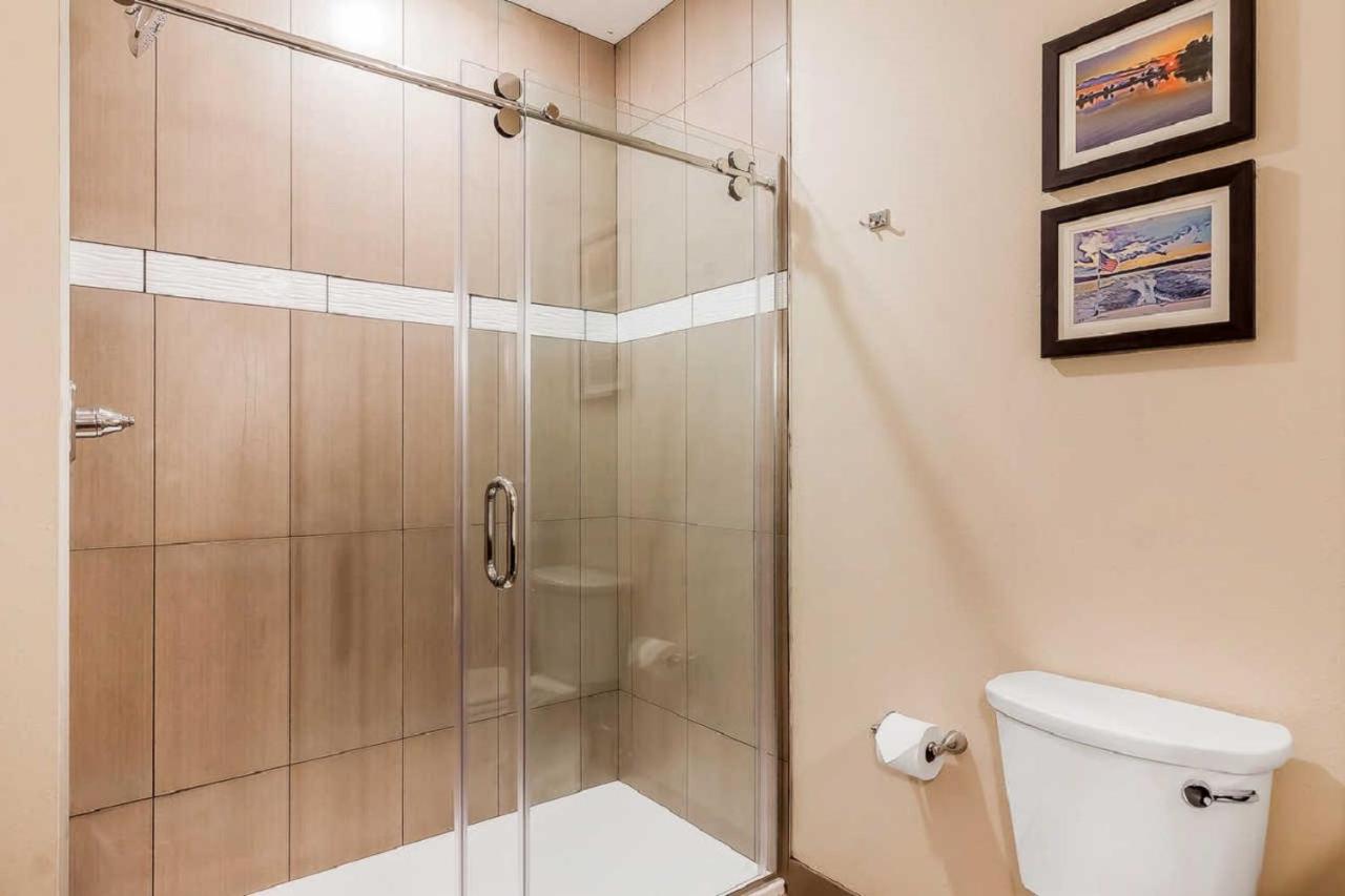 Executive King Suite - Non-Smoking at Comfort Suites La Vista - Omaha