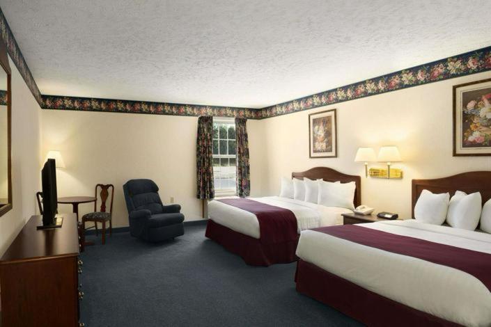Queen Room with Two Queen Beds - Mobility Accessible/Non-Smoking at Days Inn by Wyndham Grayling
