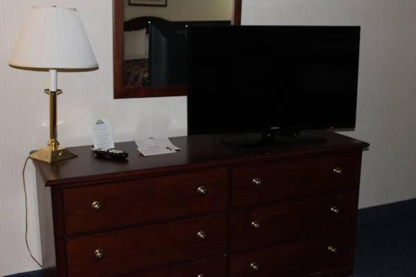 King Room - Non-Smoking at Days Inn by Wyndham Grayling