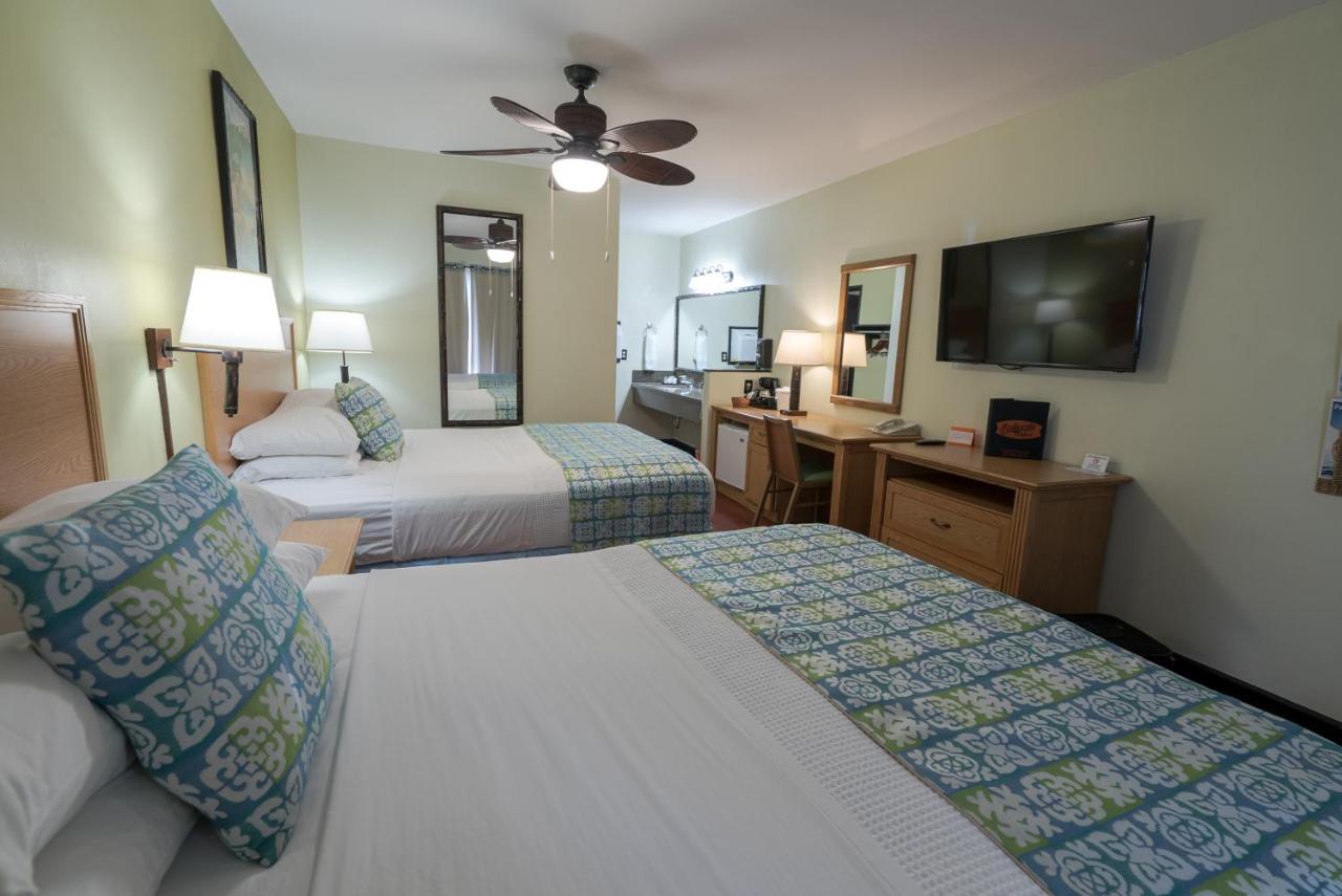 Queen Room with Two Queen Beds - Disability Access at Caliente Tropics Hotel