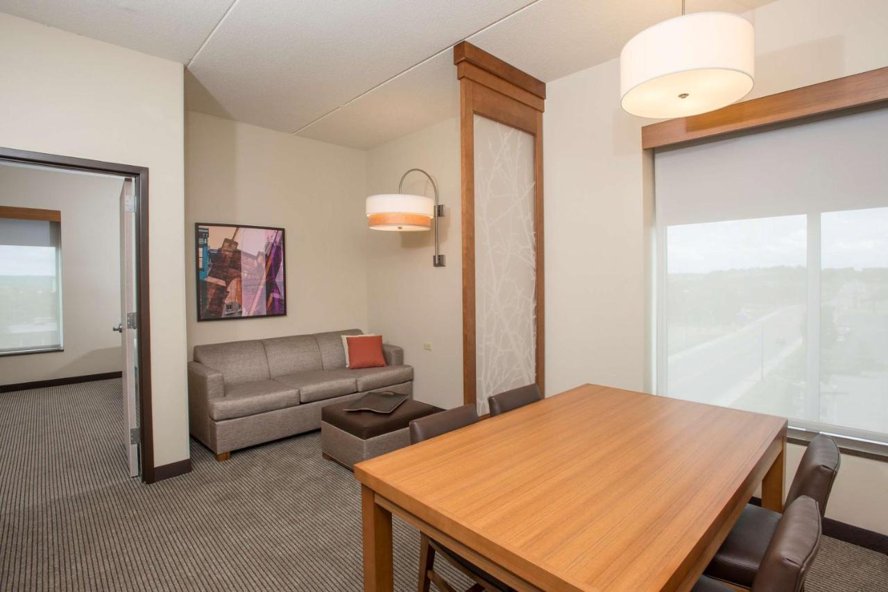 King Suite - Disability Access at Hyatt Place Cincinnati / Sharonville Convention Center
