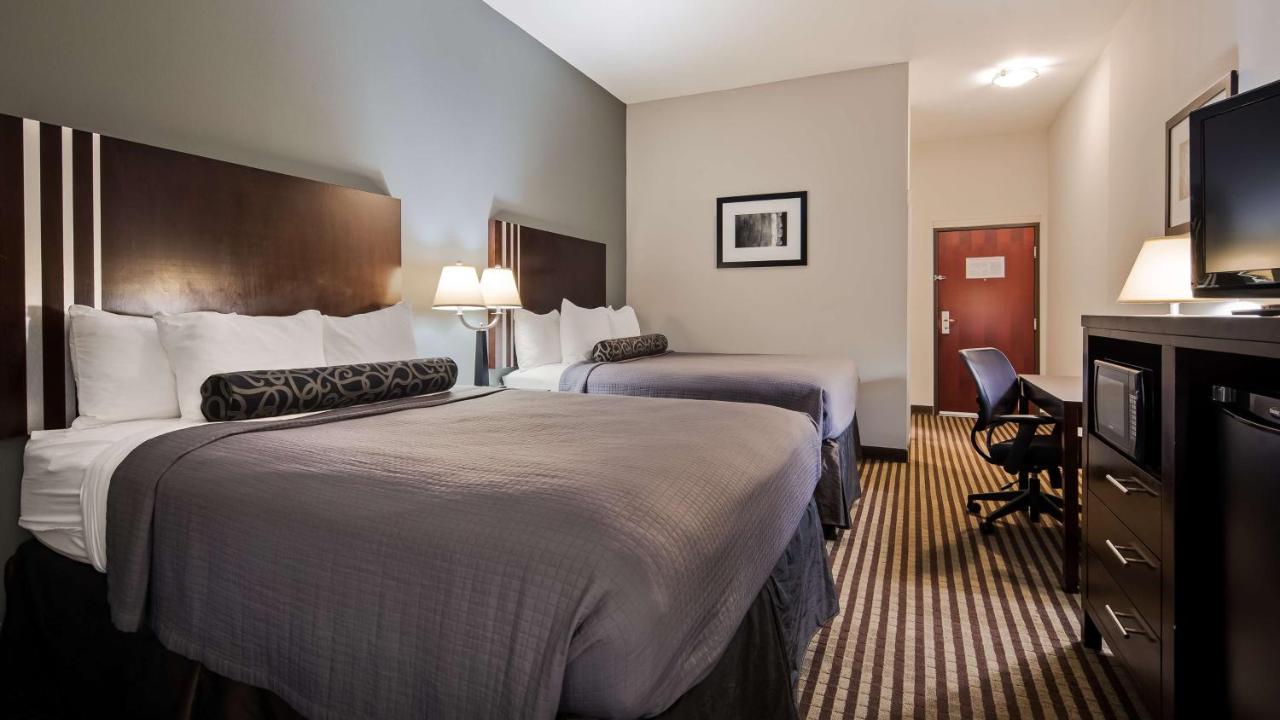 Queen Room with Two Queen Beds and Roll-In Shower - Disability Access/Non-Smoking at Best Western Abbeville Inn & Suites