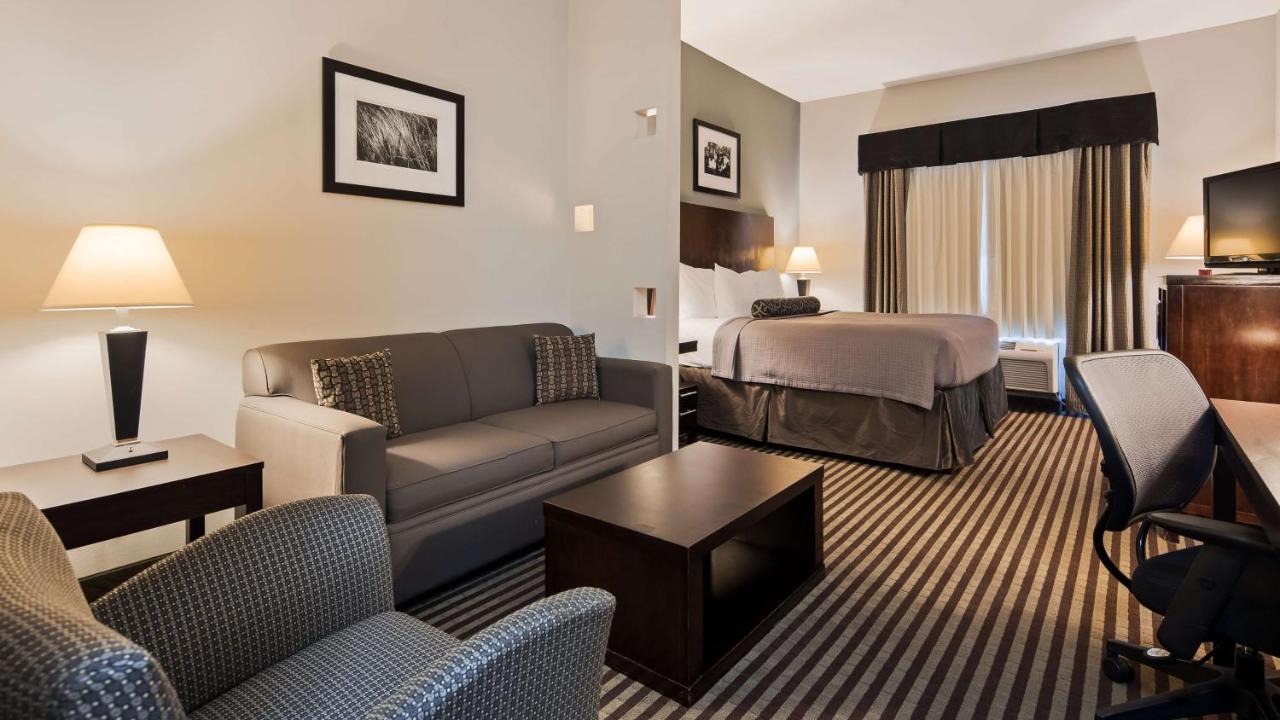 King Suite with Sofa Bed - Non-Smoking at Best Western Abbeville Inn & Suites
