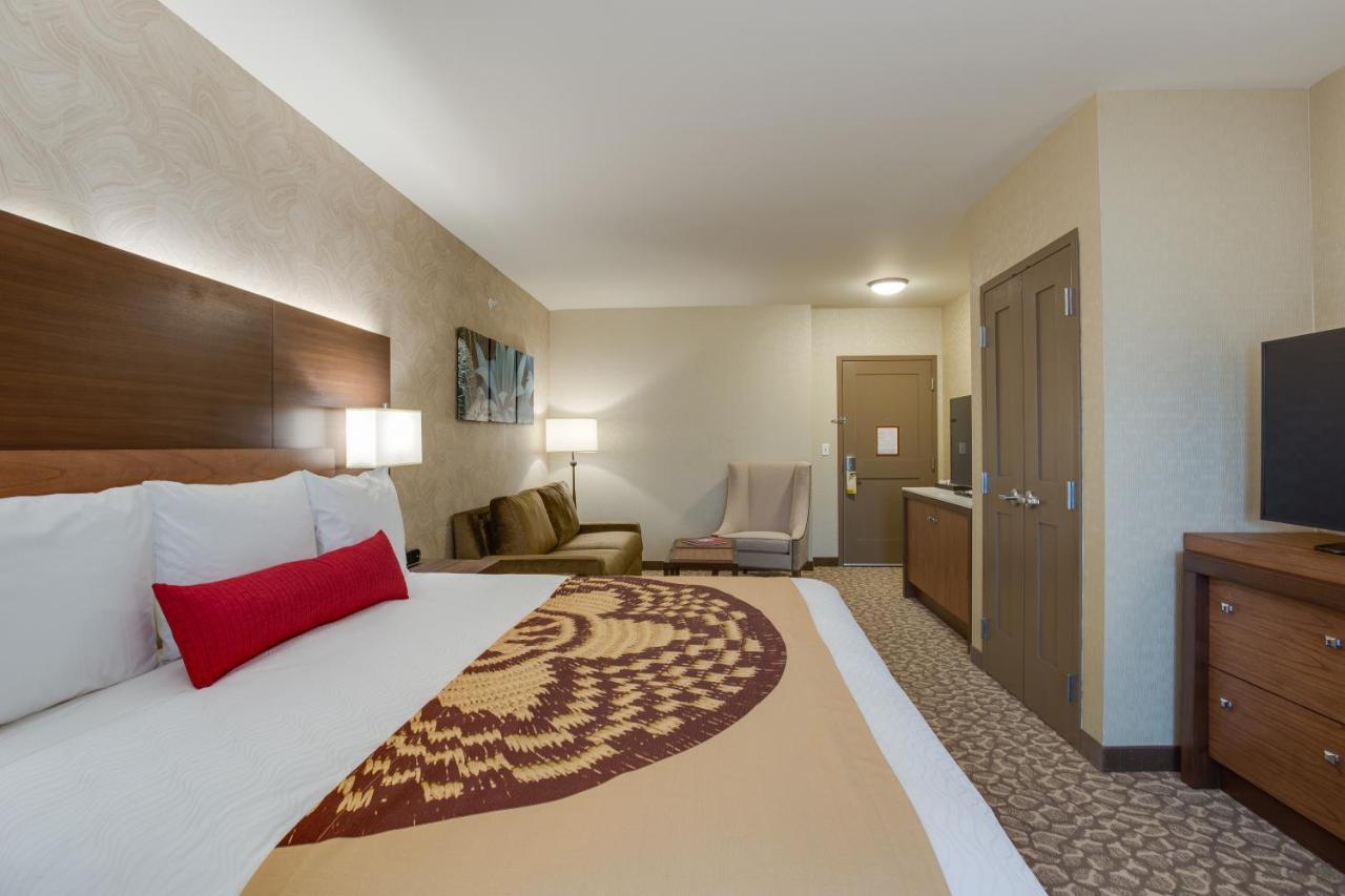 Junior Suite at Cliff Castle Casino Hotel