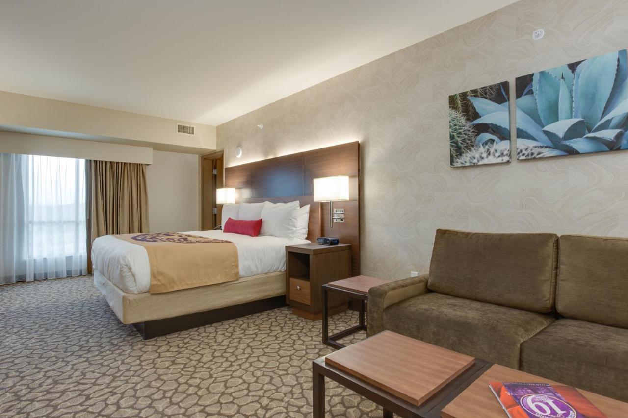 Junior Suite at Cliff Castle Casino Hotel