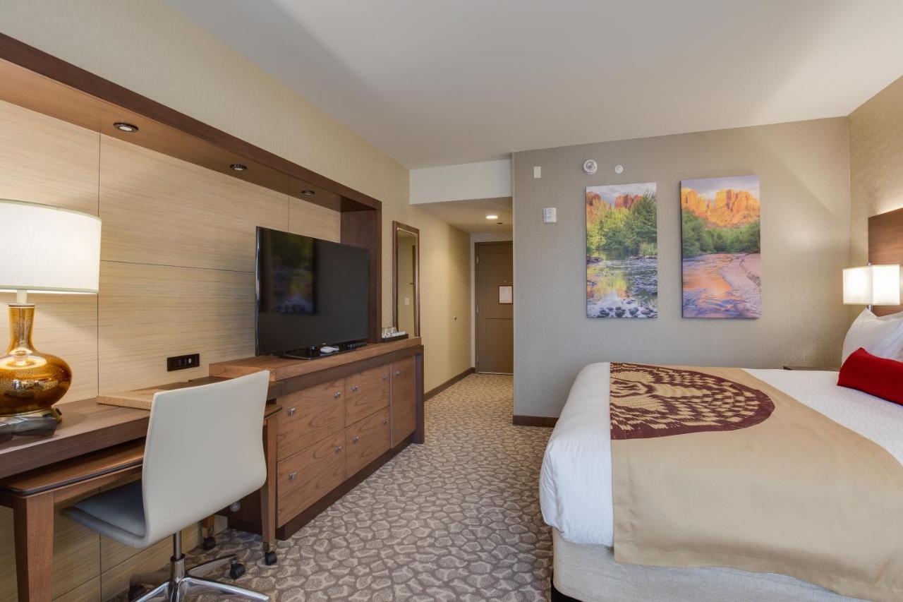 Standard King Room at Cliff Castle Casino Hotel