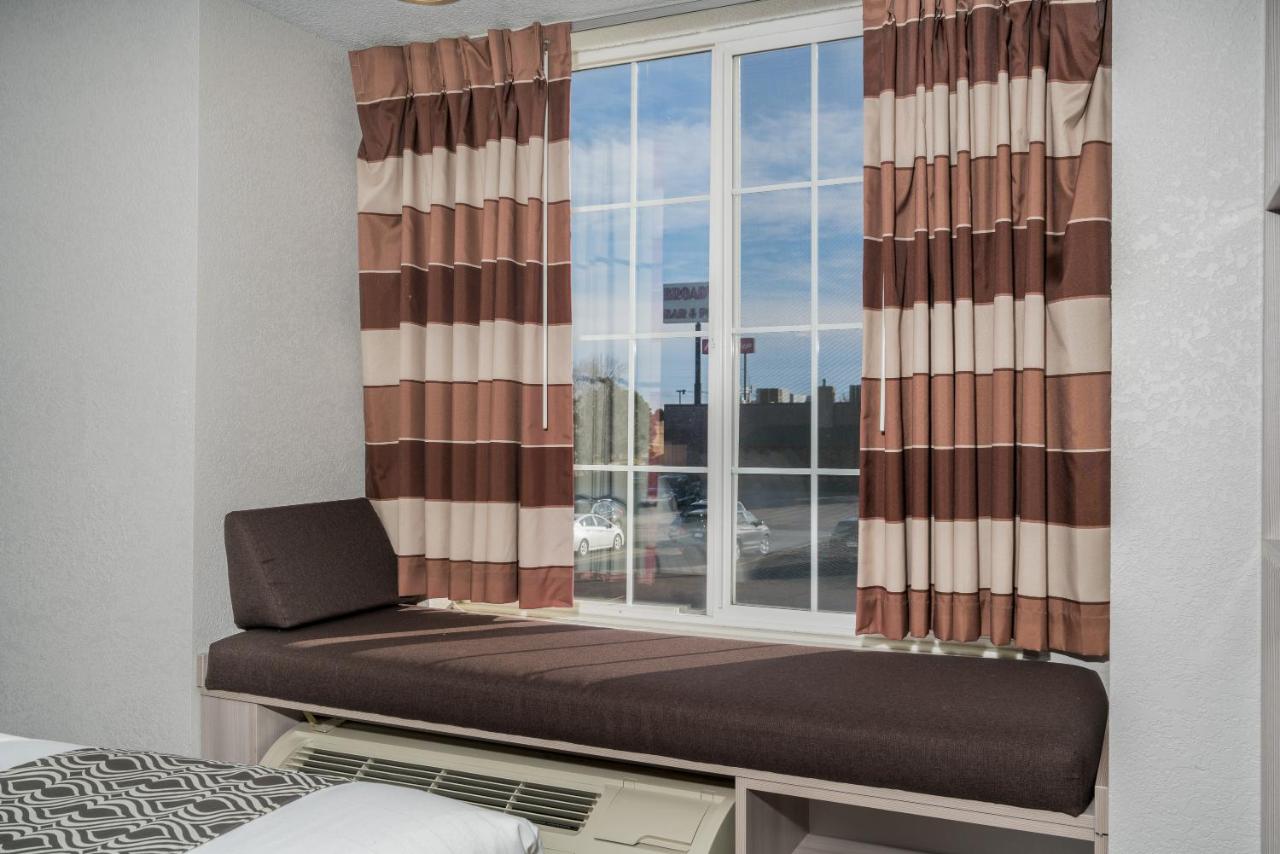 Queen Room - Non-Smoking at Microtel Inn & Suites by Wyndham Rochester North Mayo Clinic
