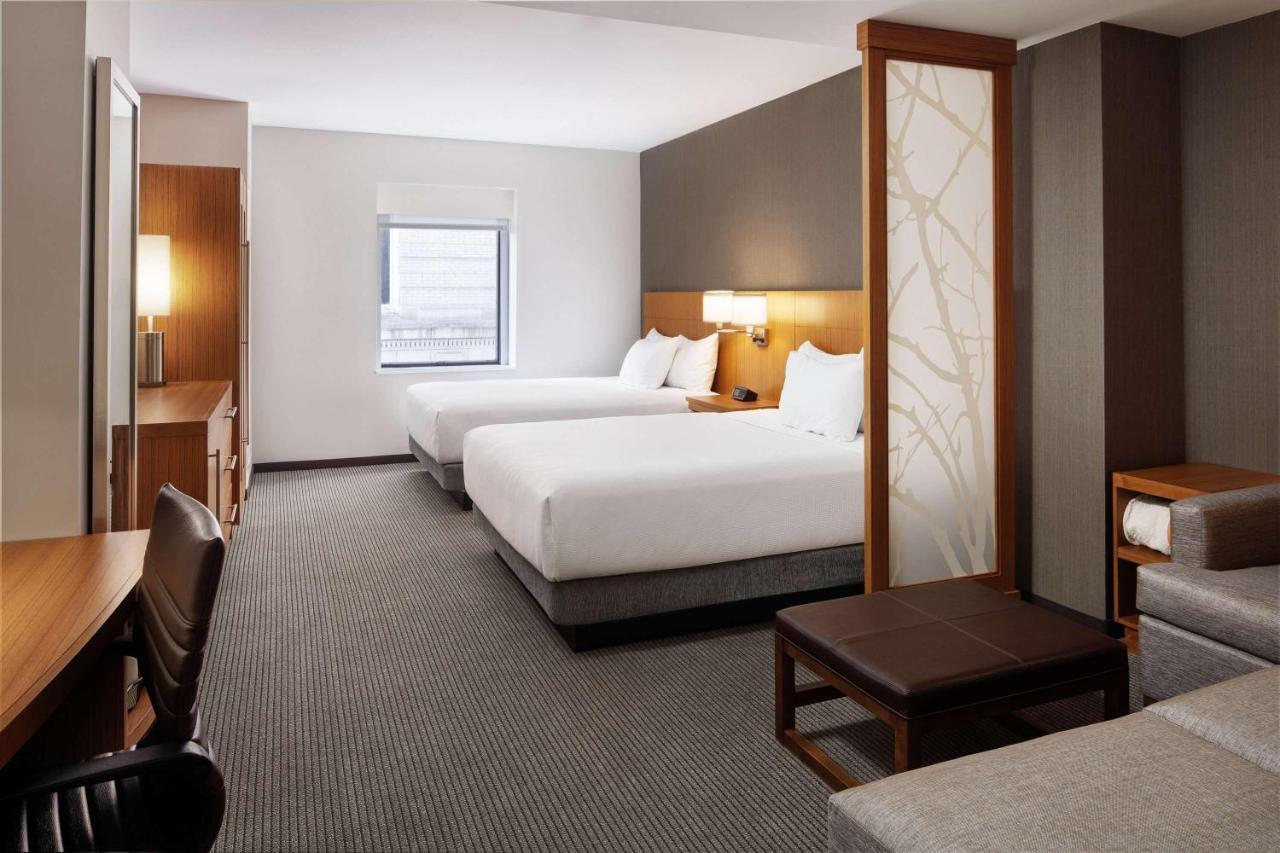 Queen Room with Two Queen Beds and Bath Tub - Disability Access/Non-Smoking  at Hyatt Place Knoxville Downtown