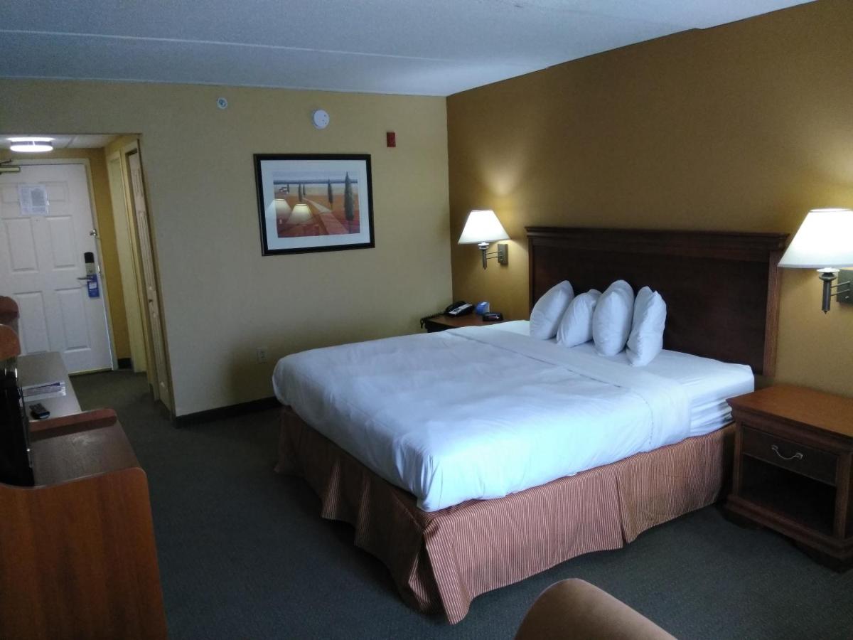 King Room - Mobility Access/Non-Smoking at Baymont by Wyndham Clinton
