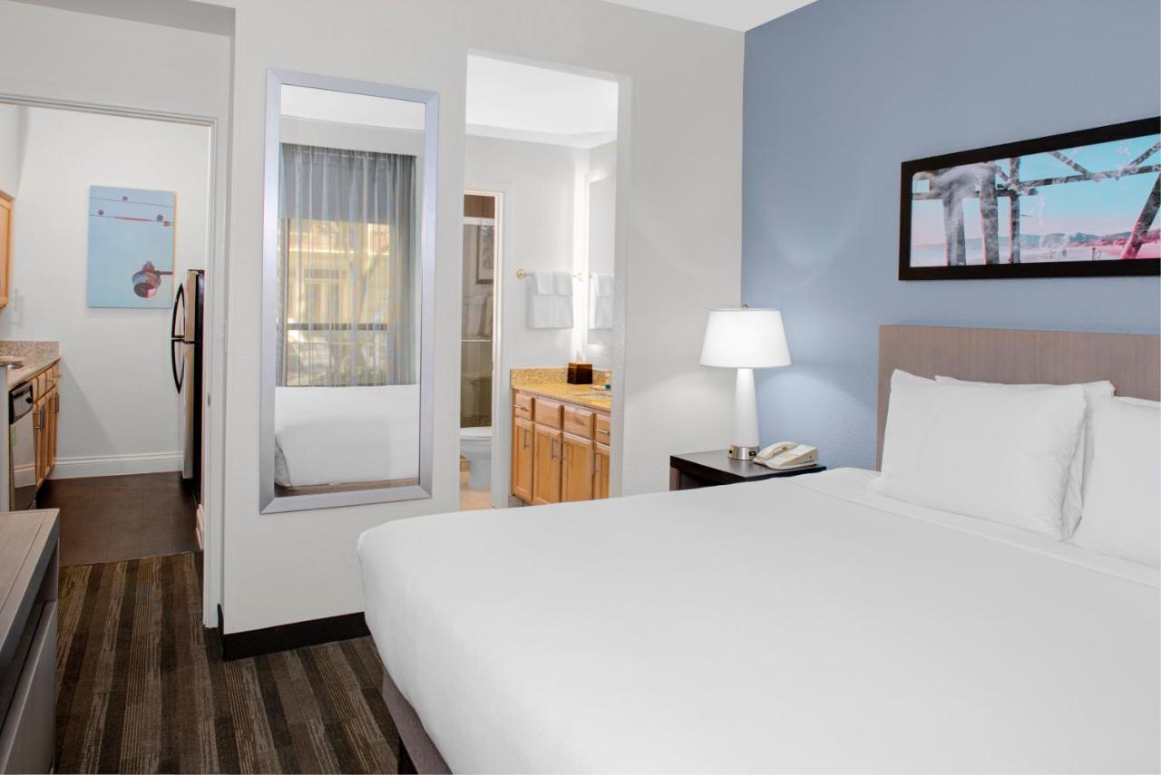 Deluxe King Studio at HYATT house Dallas/Lincoln Park