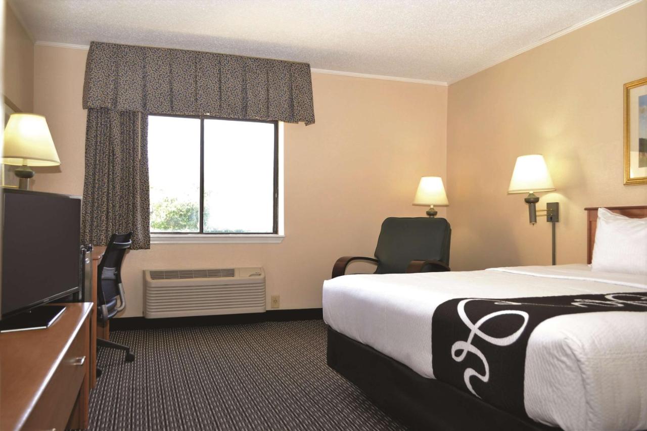 Deluxe King Studio Suite - Non-Smoking at La Quinta Inn & Suites by Wyndham Tampa Fairgrounds - Casino