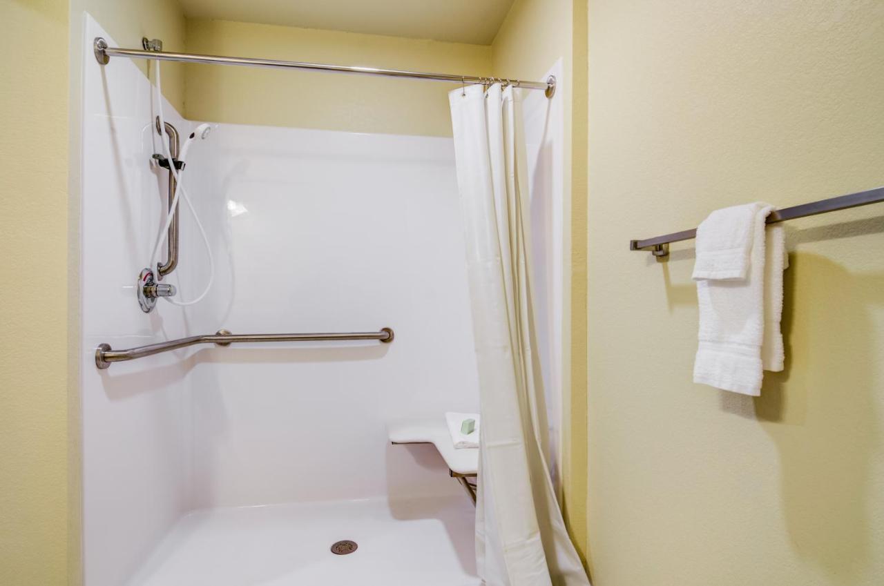 Family Room - Disability Access at Castle Rock Inn & Suites