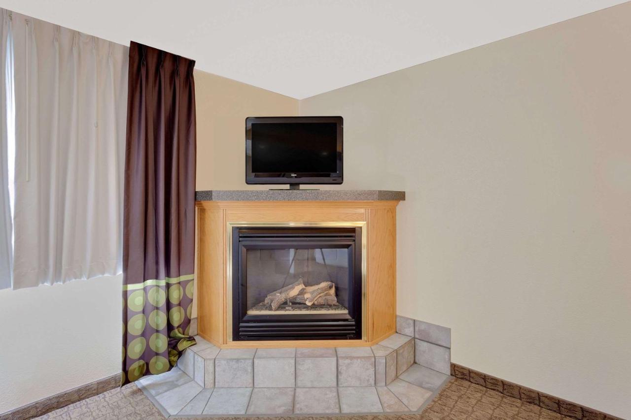 Superior King Studio Suite - Non-Smoking at Super 8 by Wyndham Lebanon
